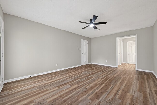 Building Photo - 12079 Maverick Dr