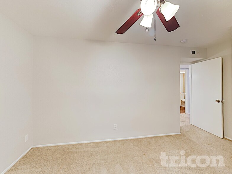 Building Photo - 7006 Blackberry Dr