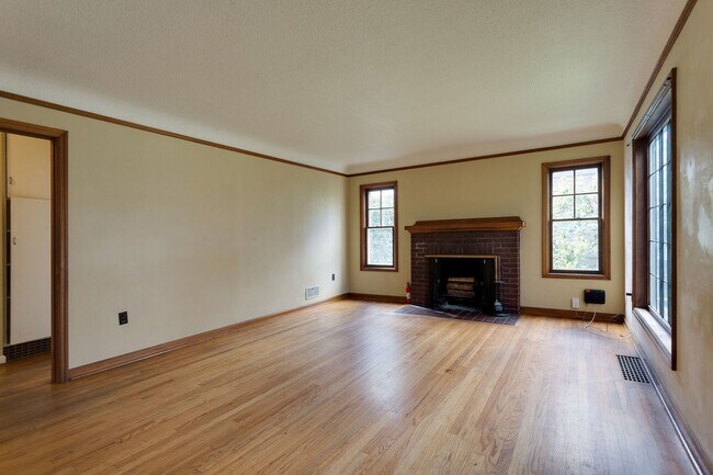 Building Photo - Charming 1901 Bungalow with Modern Updates...