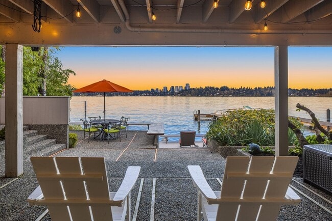 Building Photo - 3Bd/3.5Ba Mercer Island House