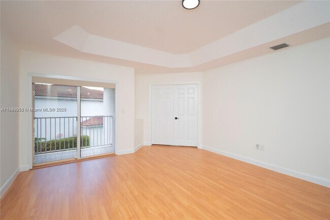 Building Photo - 7042 NW 114th Ct