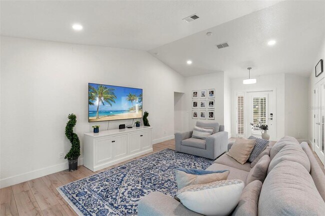 Building Photo - 1020 19th St SW