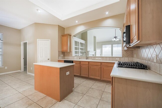 Building Photo - 15810 Cypress Hall Dr