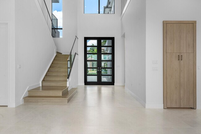 Building Photo - 9516 Riverside Pk Dr