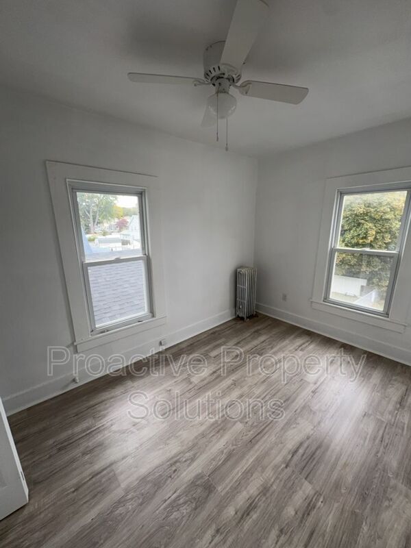 Building Photo - 718-720 Archbald St