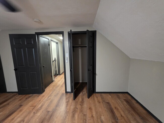 Building Photo - 641 Redstone Ave