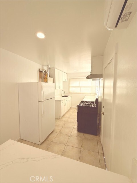 Building Photo - 1255 Del Rey Ave