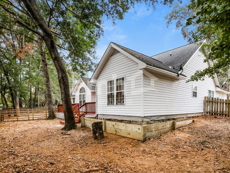 Building Photo - 44 Westminister Pl