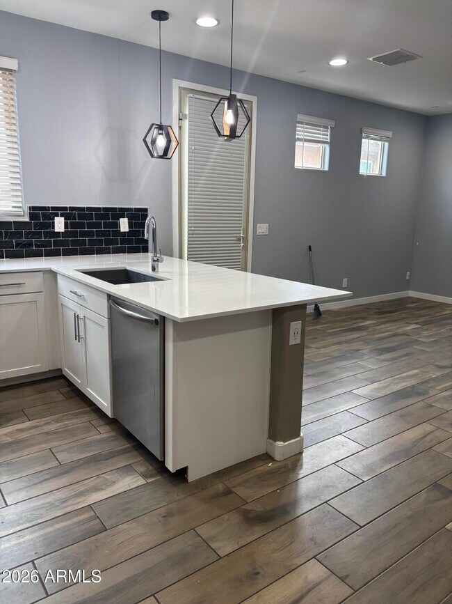 Building Photo - 3155 E Wild Dr