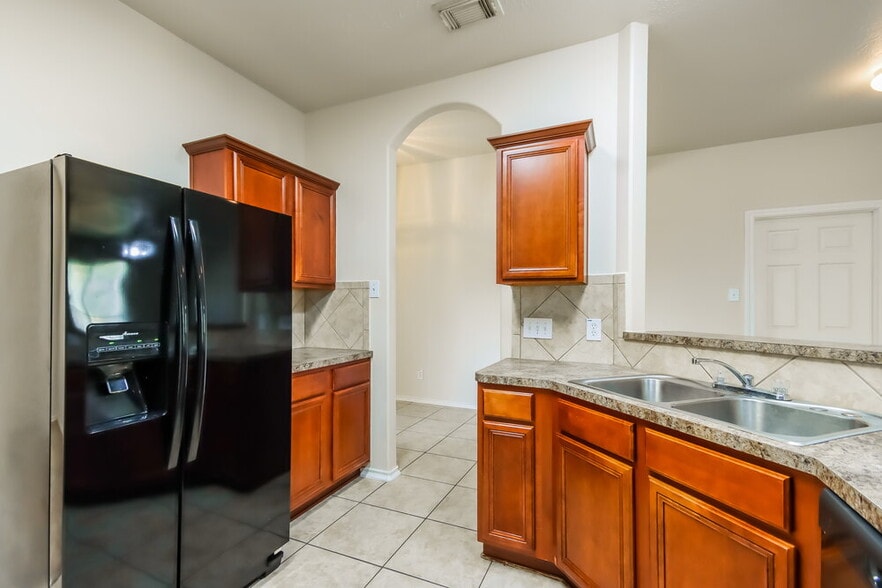 Building Photo - 26900 Armor Oaks Dr