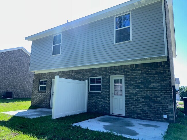 Building Photo - 2853-A Jubilee Dr
