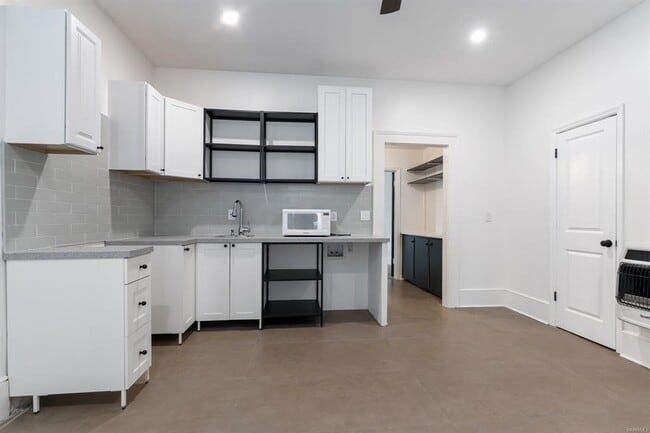 Building Photo - 224 Finley Ave