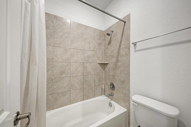 Building Photo - 101 Caponi Fish Ln