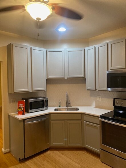 Kitchen - 8309 Cloud St