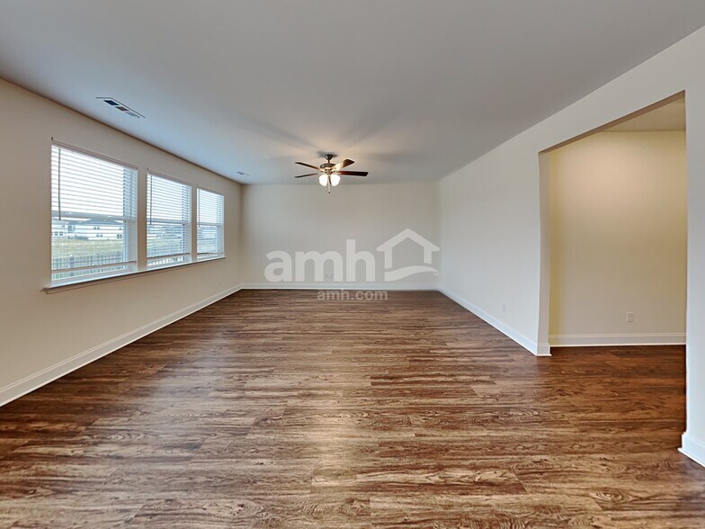 Building Photo - 4841 Chutney Dr