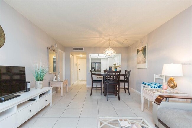 Building Photo - 6357 Bahia Del Mar Blvd S
