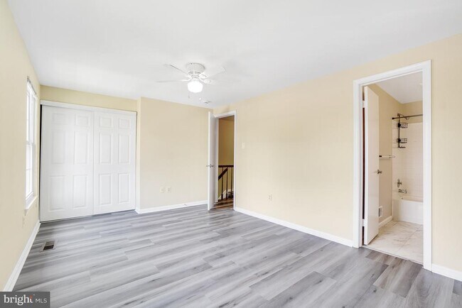 Building Photo - 3121 Benton Square Dr