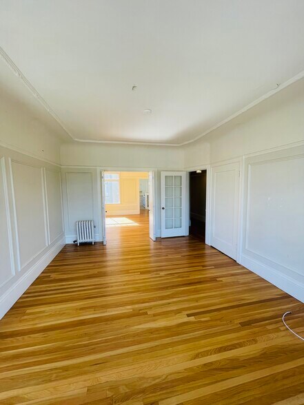 Building Photo - 1225 Bay St