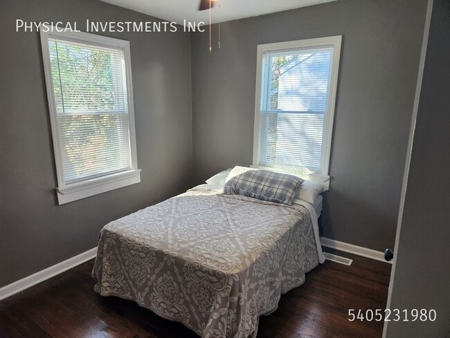 Building Photo - 412 Hanover Ave NW