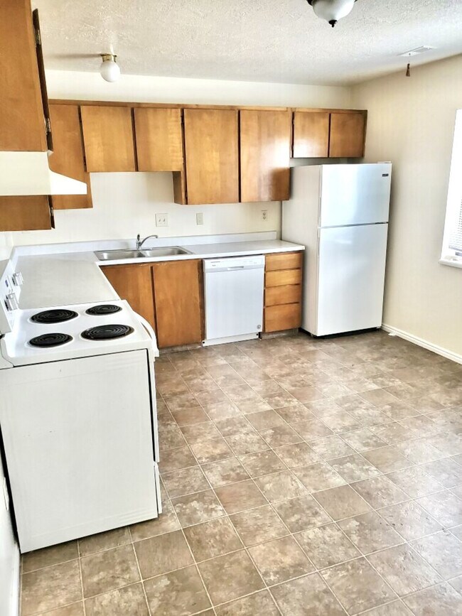Building Photo - Logan 4-plex