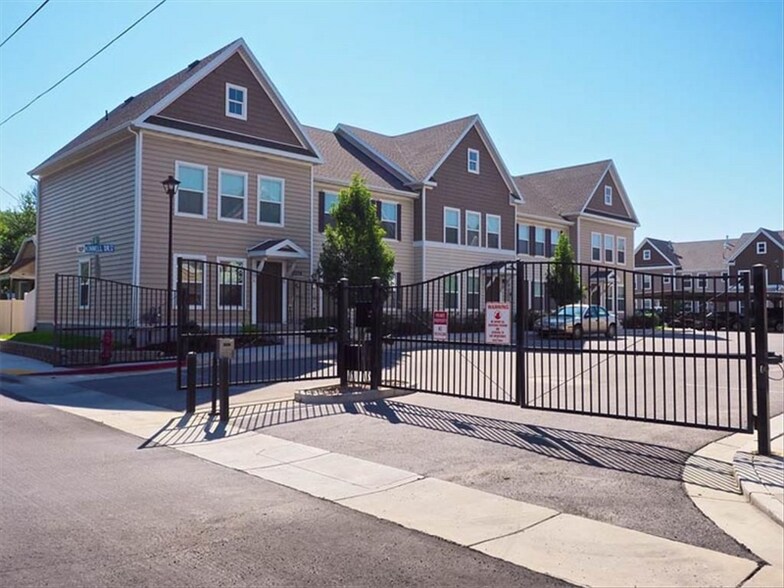 Primary Photo - 3414 S Carrick Dr
