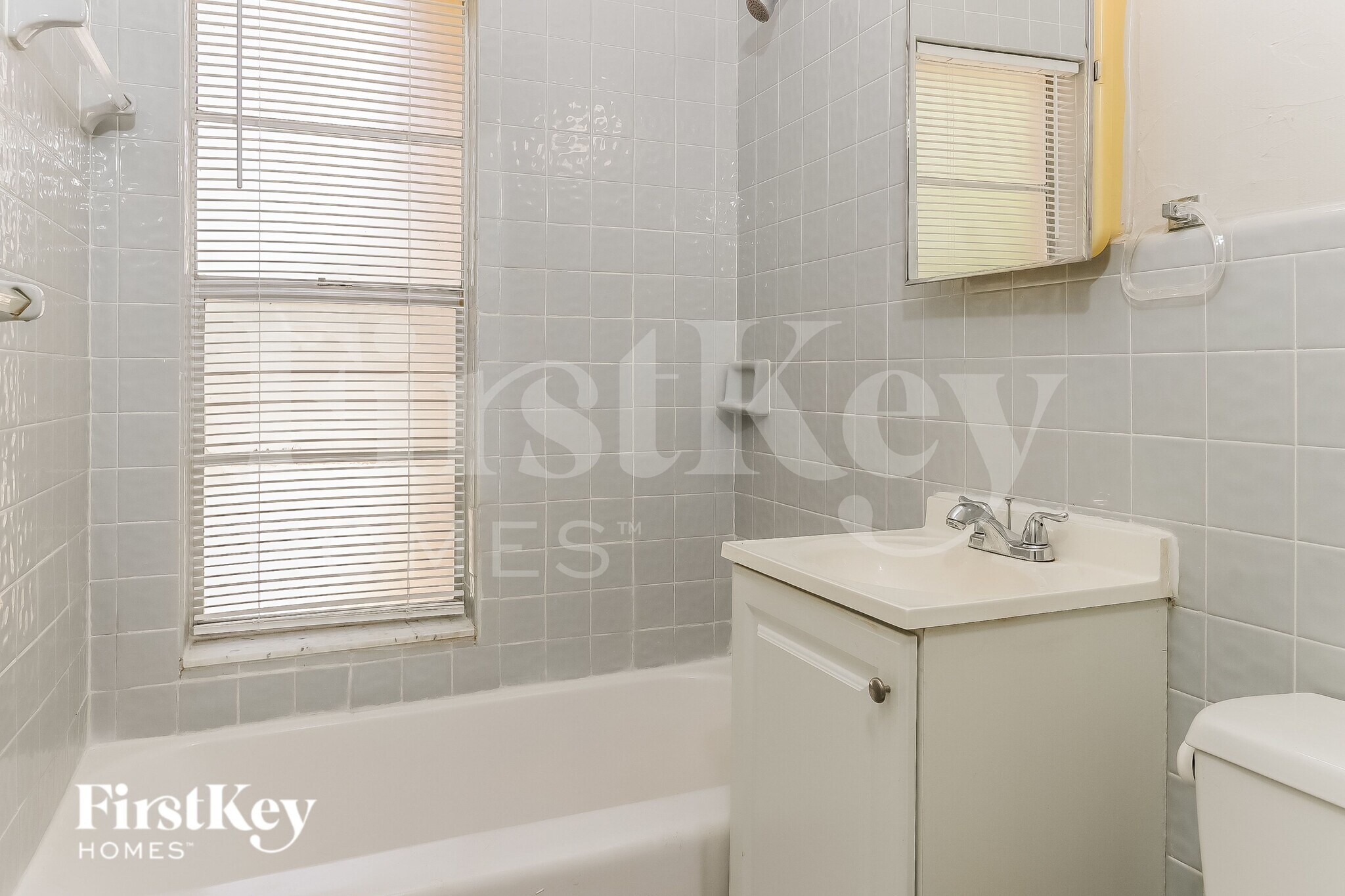 Building Photo - 3025 Robert Rd