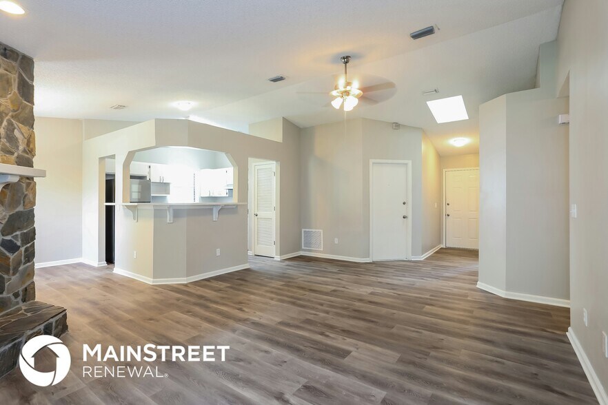 Building Photo - 1441 Kingfisher Ln N