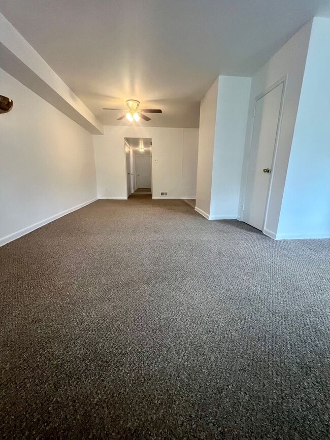 Building Photo - Stunning 2-Bedroom Apartment in Rhawnhurst! Available NOW!