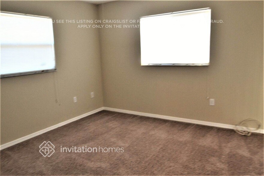 Building Photo - 433 Lake of the Woods Dr