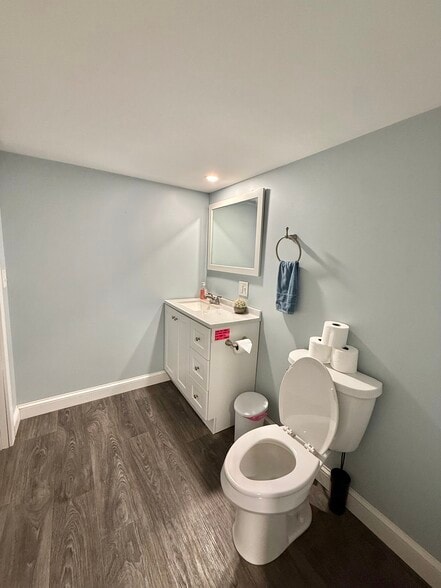 Building Photo - 8 Hanson Dr