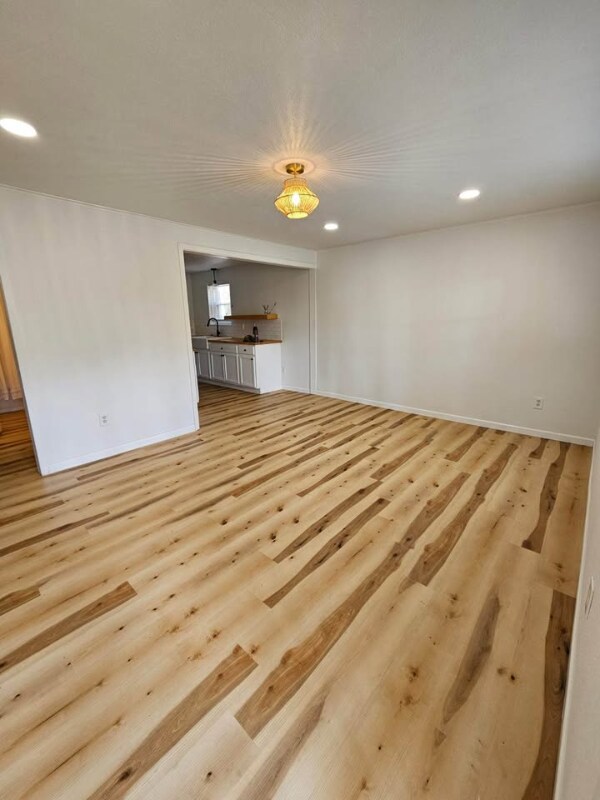 Building Photo - 105 CR 2002