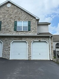 Building Photo - 426 Sumner Way
