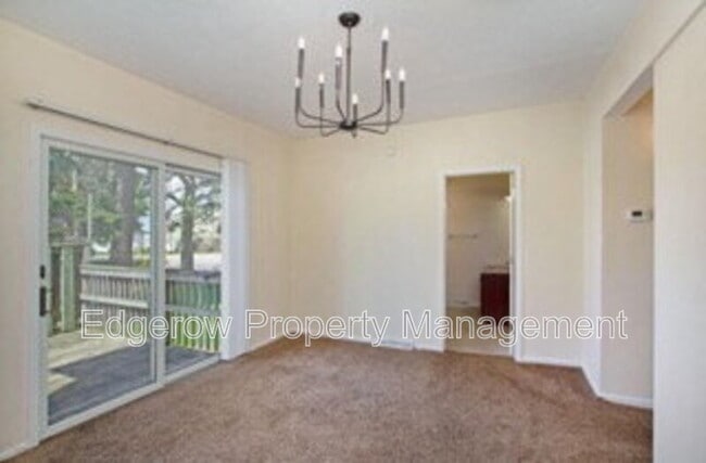 Building Photo - 352 Holmdene Blvd NE