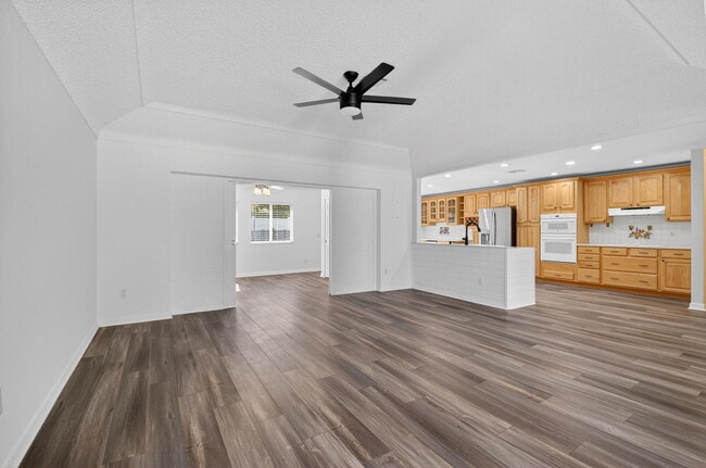 Building Photo - 1012 W Camino Real