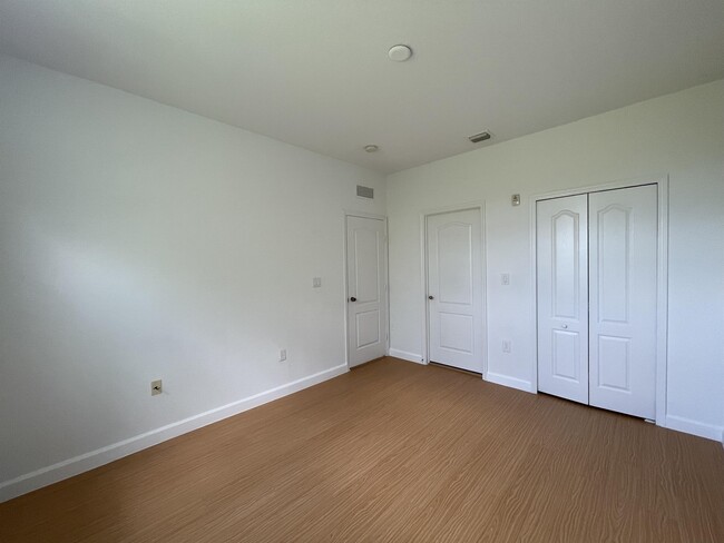 Building Photo - 2551 SE 16th Terrace