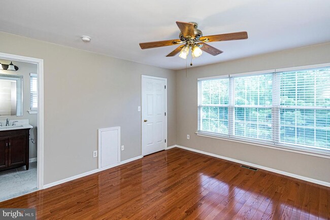 Building Photo - 212 William Livingston Ct