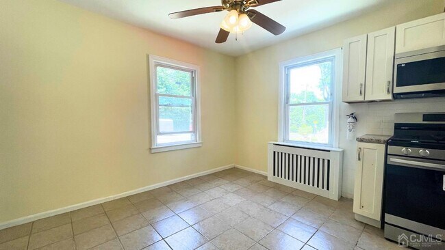 Building Photo - 408 Ryders Ln