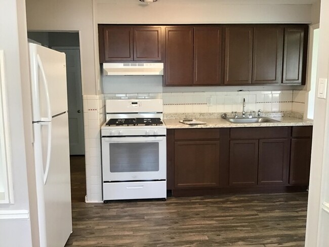 Building Photo - 10130 Newbold Dr