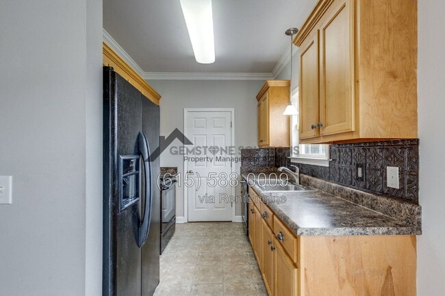 Building Photo - 1012 McKenna Dr
