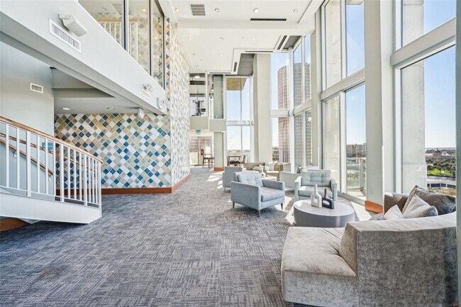 Building Photo - 777 N Ashley Dr