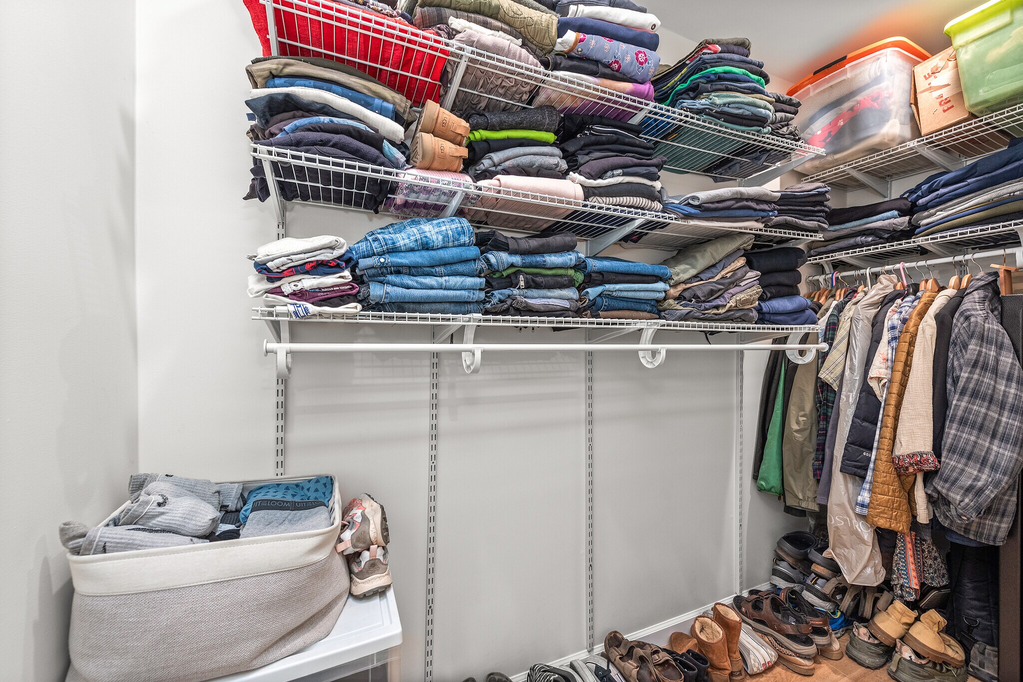 Building Photo - 2474 Barbara Dr