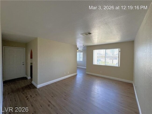 Building Photo - Adorable condo with great usage of space