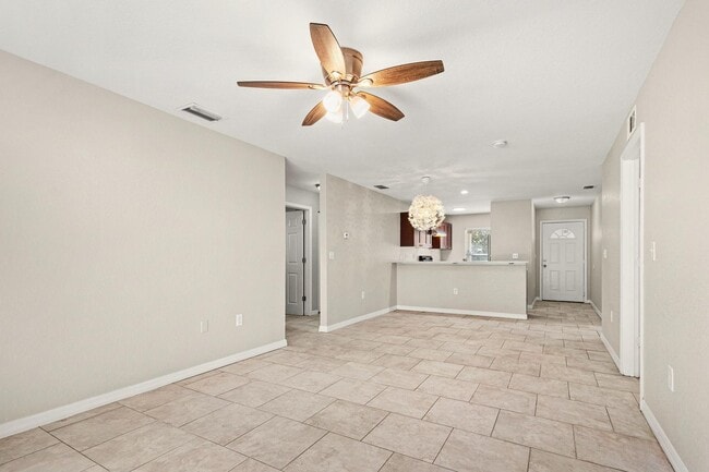 Building Photo - 3 Bedroom Home