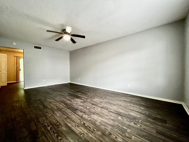 Building Photo - 17 Powhatan Dr
