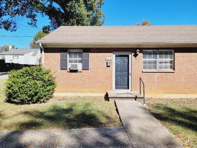 Primary Photo - Lovely Two Bedroom - One Bathroom Brick Du...
