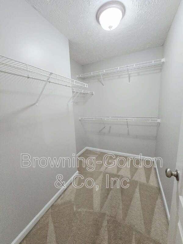 Building Photo - 786 Pippin Dr