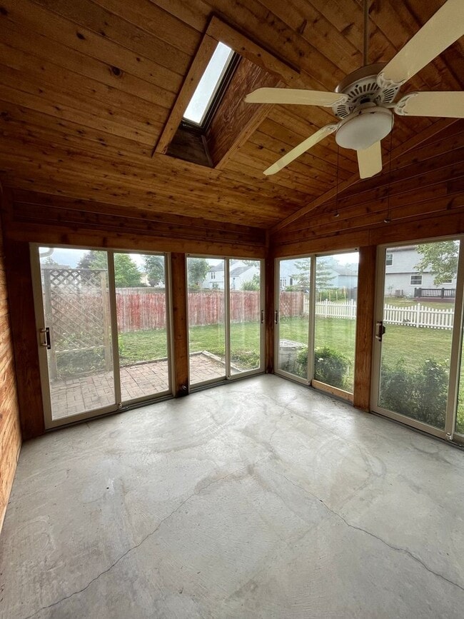 Building Photo - Charming 3-Bedroom Ranch Home with Fenced ...