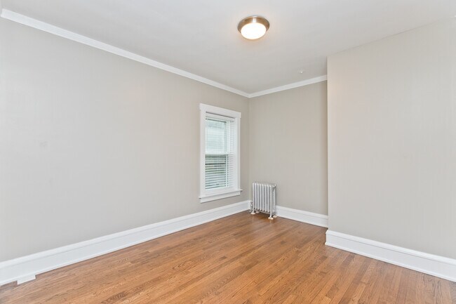 Building Photo - 1019 Dempster St