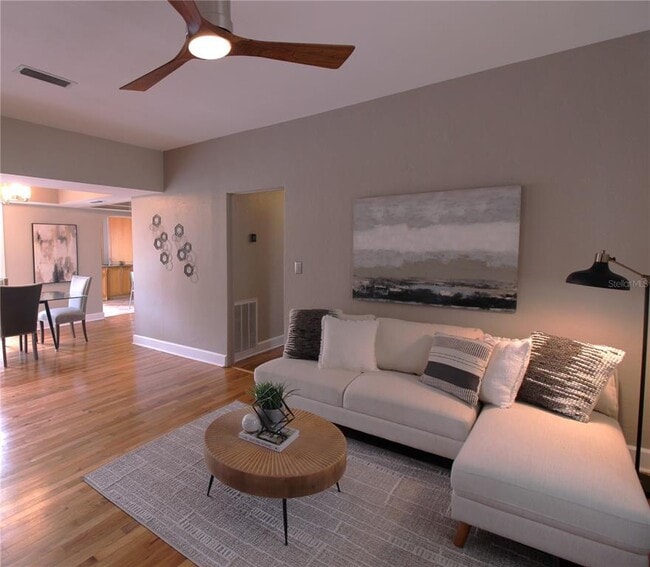 Building Photo - 205 25th Ave NE