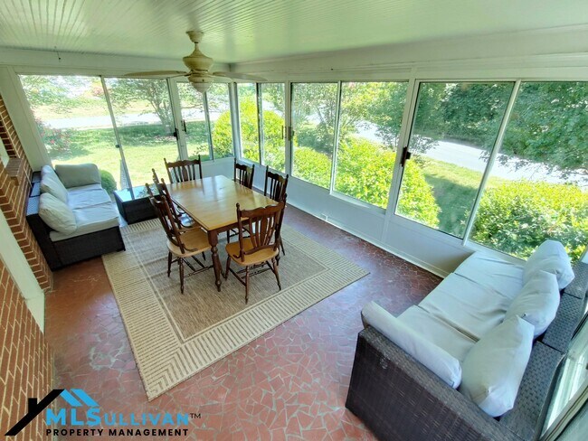 Building Photo - 101 W Roosevelt St